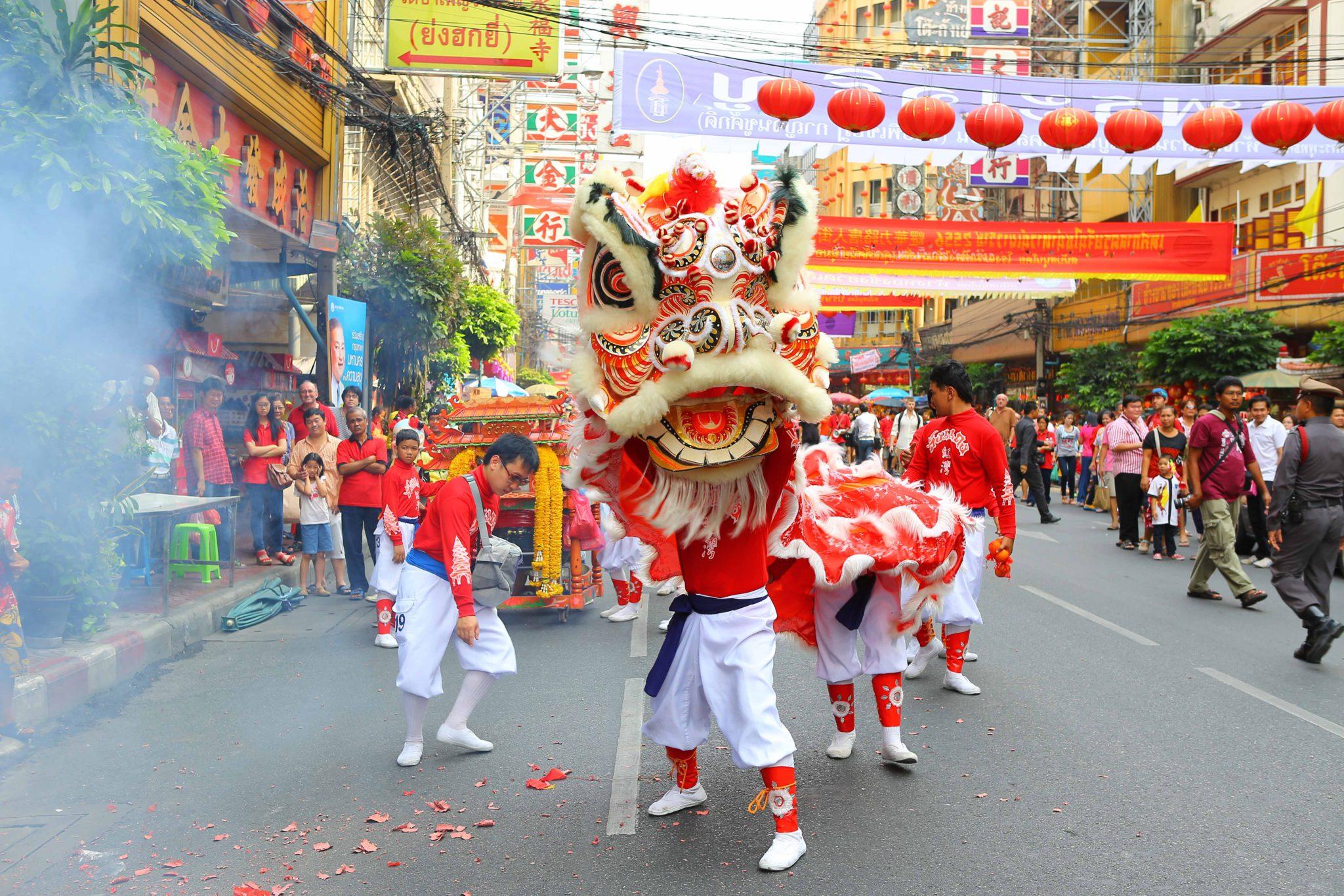 Бангкок какой год. Праздник Сонгкран. Китайский новый год. Новый год в Китае. Новый год в Таиланде.
