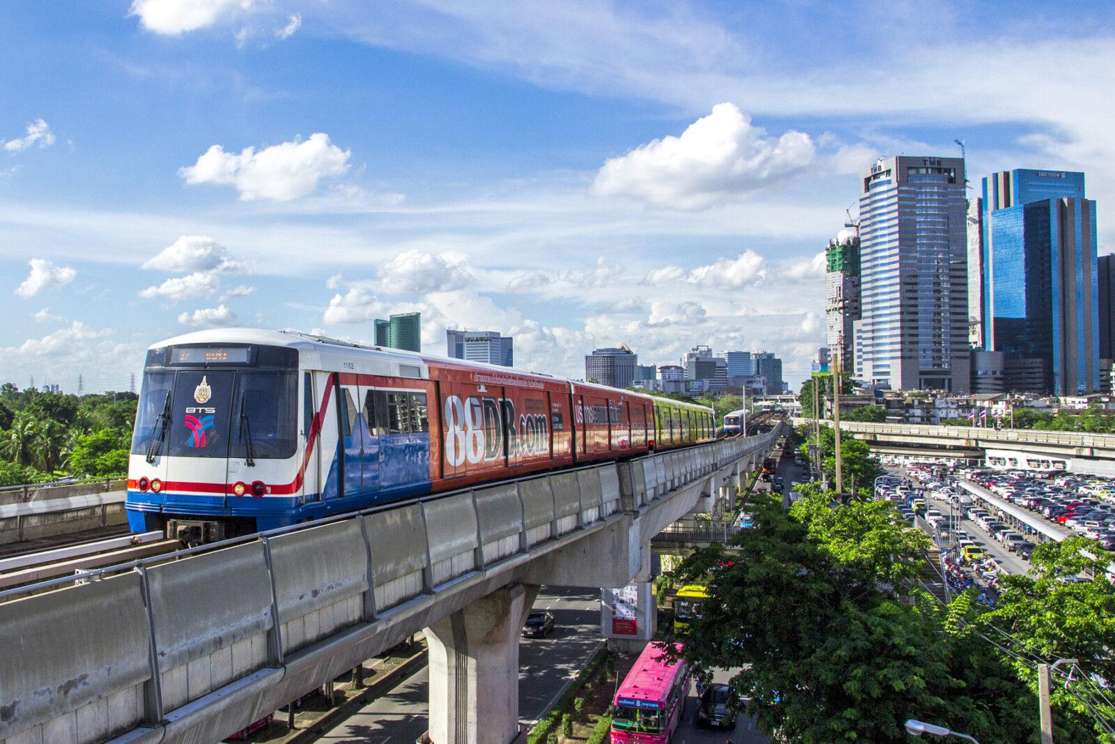 Станции метро бангкок. Метро Бангкока. Skytrain Бангкок. Надземное метро Бангкок. Бангкок монорельс.