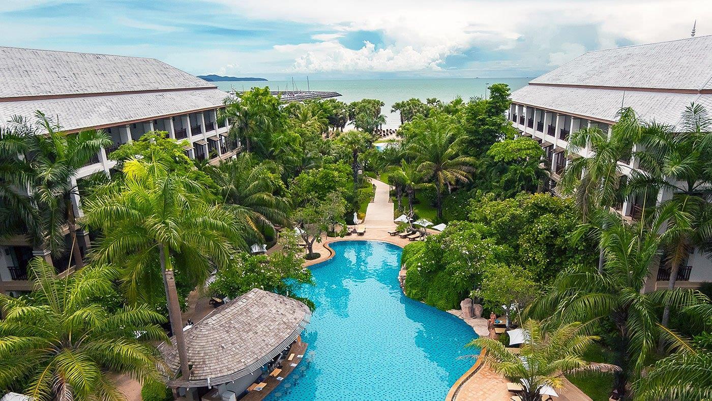 Отель Ravindra Beach Resort & Spa