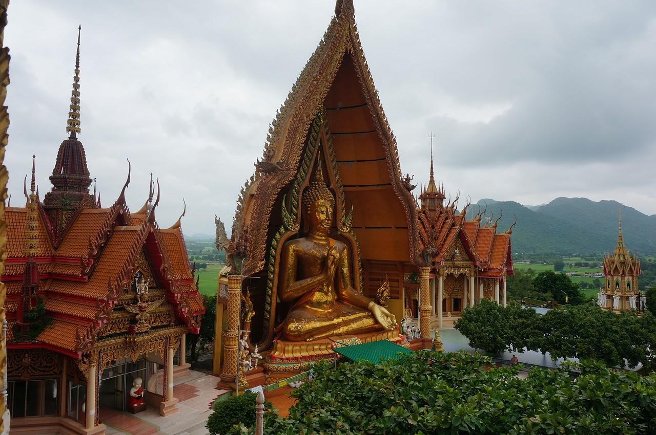 Фото храма Ват Там Суа