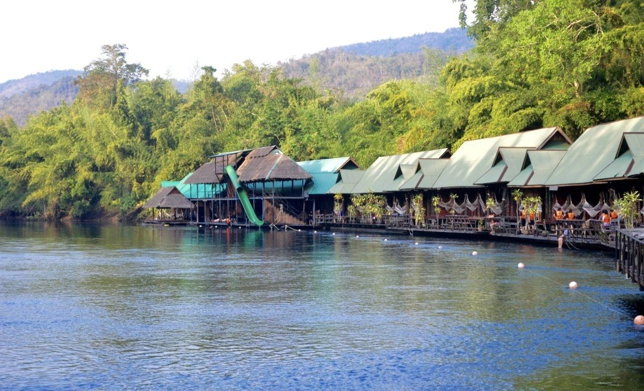 Фото домиков на реке Квай