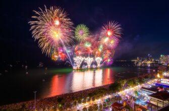 Ежегодное шоу фейерверков в Таиланде признано одним из лучших в Азии